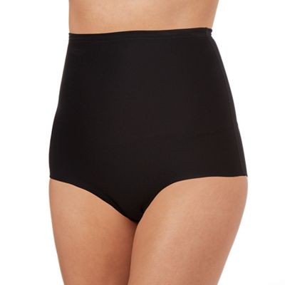 Black shapewear thong